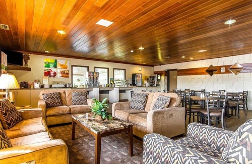 La Crosse Hotel | Quality Inn
