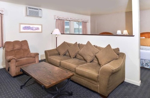 Solvang Hotel | Quick Escape! 3 Comfortable Units, Near Solvang Vintage Motorcycle Museum