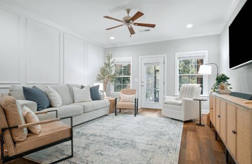 Auburn House | Quiet 3BR with Workspace, 10 Min to AU & RTJ, Family Friendly, Sleeps 8!