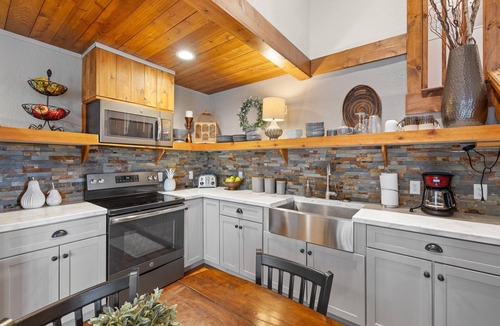 Hermosa House | Quiet, Comfy & Spacious: Cabin within 10 mi of Mt. Rushmore & Custer State Park