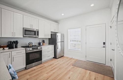 Pass Christian Condo | Quiet Harbor Condo - Private Balcony - Relaxing Stay