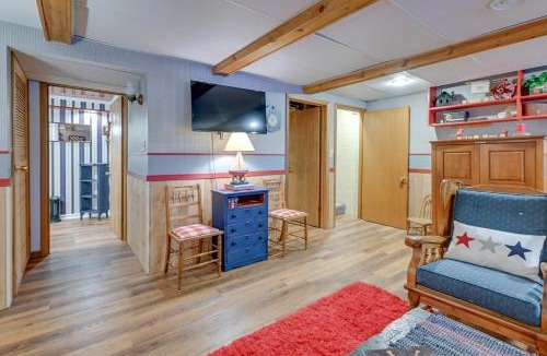 Wautoma House | Quiet Retreat on Lake w/Kayaks, Boats + Bikes!