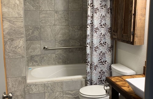 Sparta House | Quiet Rural 3 BR Home - Fully furnished, Utilities Included