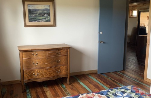 Sparta House | Quiet Rural 3 BR Home - Fully furnished, Utilities Included