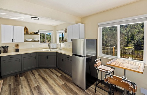 Bradley House | Quiet & Secluded Escape on Nacimiento River ~The Duck Cabin @ Paso del Rio Ranch