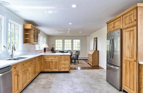 Tiverton House | Quiet Wooded Acre in Tiverton Near the Beach, 2 Decks, Big Yard & Great Kitchen