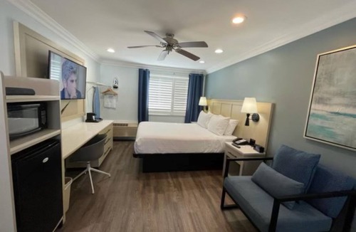 South Redondo Hotel | Ramada Limited - Redondo Beach - Walk to the beach