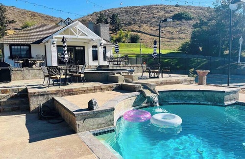 Moorpark House | Ranch Estate/ Pool / Hot Tub / Family Reunions - Holiday Home