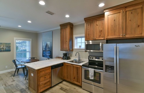 Daphne Cottage | Rare Cottage in Heart of Downtown Daphne!