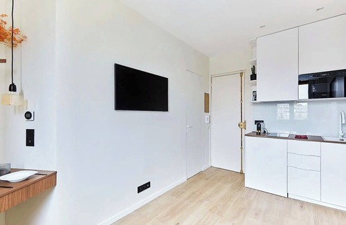 Quartier de la Plaine-de-Monceaux Apartment | Rare Pearl, Near Arc de Triomphe Champs Elysées, Paris