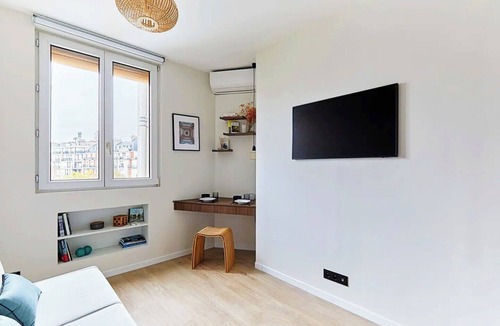 Quartier de la Plaine-de-Monceaux Apartment | Rare Pearl, Near Arc de Triomphe Champs Elysées, Paris