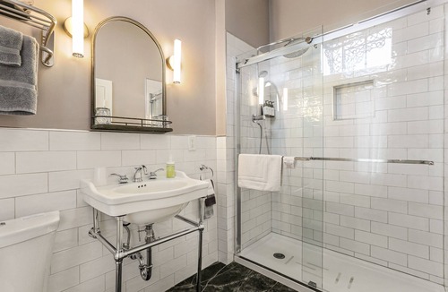 Treme Hotel | Rathbone Mansions - Superior King