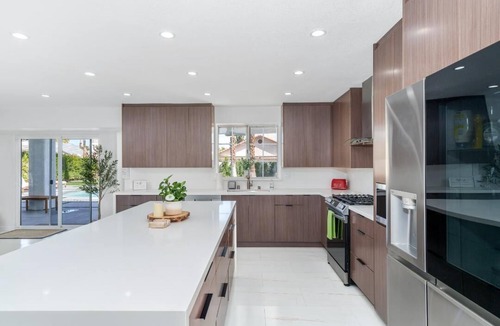 Cathedral City House | Recently remodeled and light and brigh open floor concept.