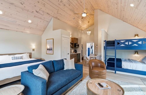 Garrison Apartment | Red House #5B