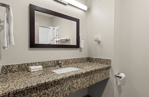 Broadmoor Hotel | Red Roof Inn Baton Rouge