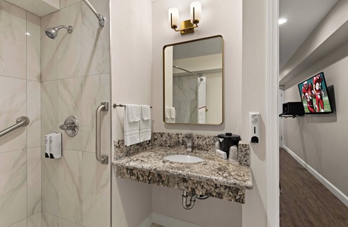 Harbor Hotel | Red Roof Inn Los Angeles - Wilmington, CA