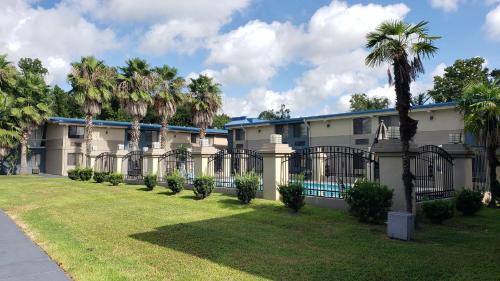 Port Allen Hotel | Red Roof Inn Port Allen West LSU Stadium