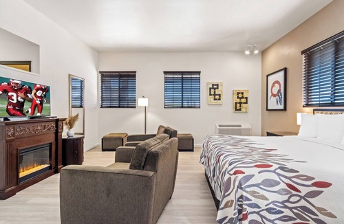 Ridgecrest Hotel | Red Roof Inn Ridgecrest