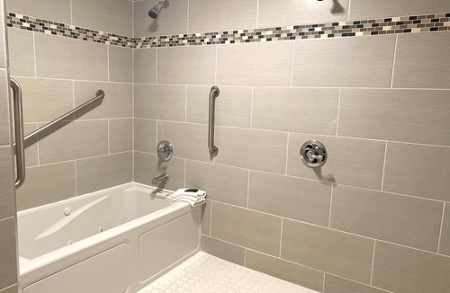 Harbor Gateway South Hotel | Redac Gateway Hotel In Torrance