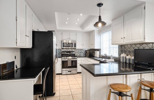South Redondo Condo | Redondo Beach Piece of Heaven-2 blocks From the Beach