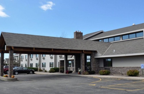 Thorp House | Relax and Recharge! 3 Pet-friendly Units, Free Parking, Near Stanley Theatre