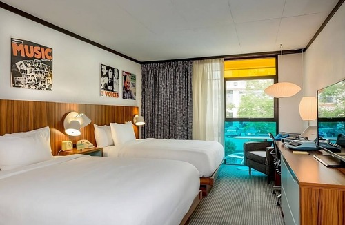 West Fens Hotel | Relax and Unwind! Near Boston Common! Pets are Welcome! Valet Parking, Pool!