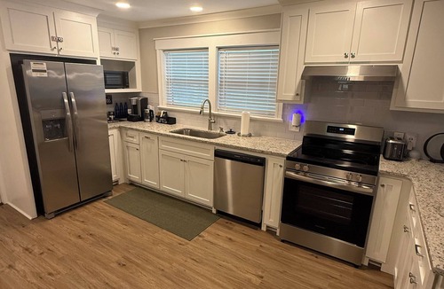 Baton Rouge House | Relax at Cricket & Clover Retreat Near SU, LSU, Airport, Downtown, WiFi & AC