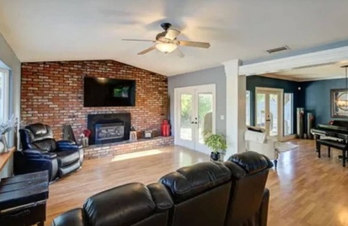 Clovis House | Relax in Clovis and Enjoy The Stay