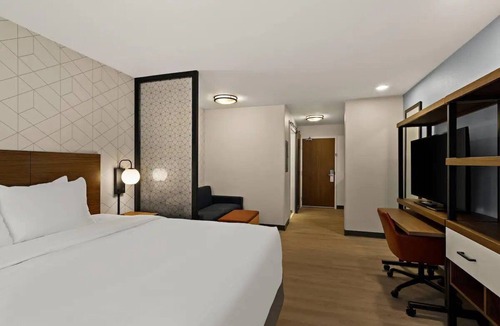 Temecula Hotel | Relax & Unwind in Spacious Suite w/Free Parking | Miramonte Winery - 5.2 miles