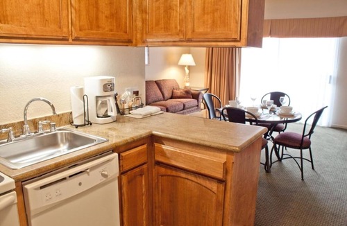 Avila Beach Hotel | Relaxing 3 Modern Units w/Kitchen, Pool & Free Parking! Near Peloton Cellars