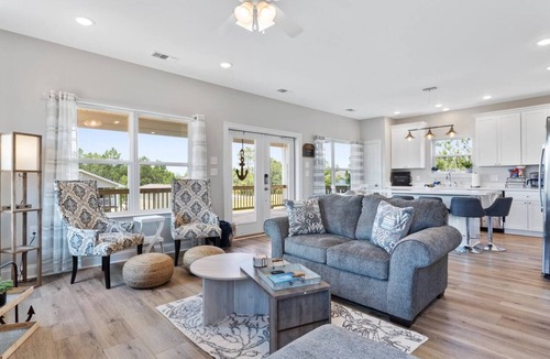 Shoreline Park House | Relaxing Bayfront Cottage~River Access~Views~Dock