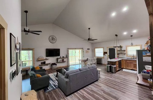 Friendship House | Relaxing, Fishing, WI Dells, Lake, Hiking, Shop