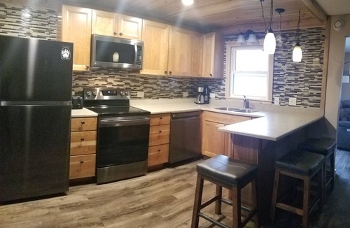 Finlayson Cabin | Relaxing lakeside cabin, 3BR, 2.5 Bath, dock, fire pit, boats, dog friendly