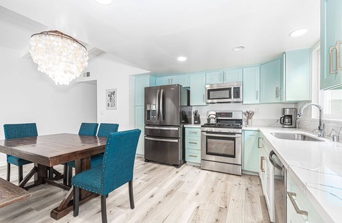 West Newport House | Remodeled 7BR Home w/Stylish Interior, Only Steps to Sand!
