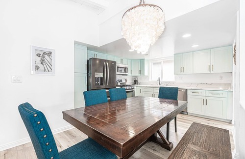 West Newport House | Remodeled 7BR Home w/Stylish Interior, Only Steps to Sand!
