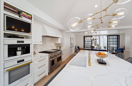 Pacific Palisades House | Remodeled Charming Pacific Palisades Home with Pool/Spa