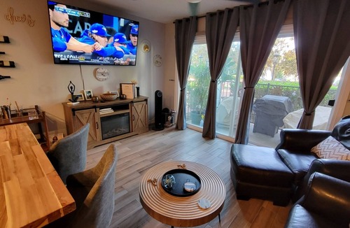 Santa Ana Heights Condo | 🏖️Remodeled Coastal Condo. EZ Walk to Lido Marina Village Balboa Beach & Pier