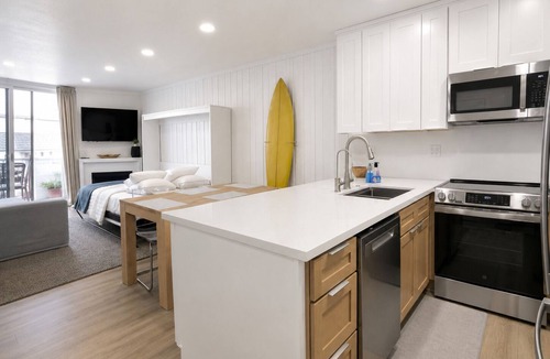 Townsite Condo | Remodeled Oceanfront Condo with Southerly Beach & Pier Views. Family Friendly!
