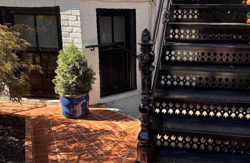 Reed-Cooke Apartment | Renovated 1 Bedroom Apartment Near 14th Street NW & Logan Circle
