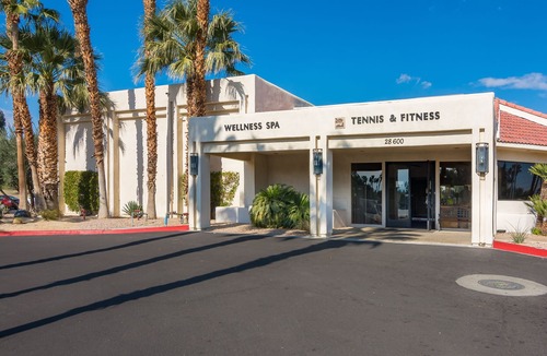 Cathedral City Condo | Renovated 3-bedroom Condo on Golf Course with Mountain Views!