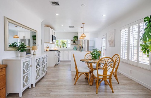 Sunset Park Apartment | Renovated 3BR Santa Monica Home - Sleeps 6