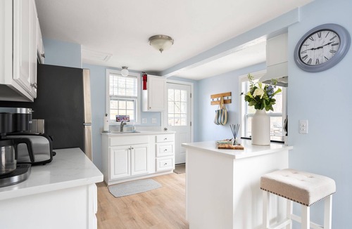 South Chatham House | Renovated Chatham Compound on Bike Path, Less Than a Mile to the Beach