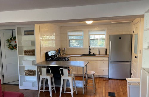 Wareham Cottage | Renovated Cottage in Classic Beach Community