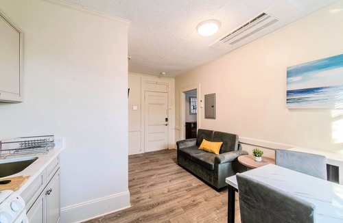 Falmouth Apartment | Renovated One Bedroom Apartment Downtown Falmouth Minutes Away From the Beach