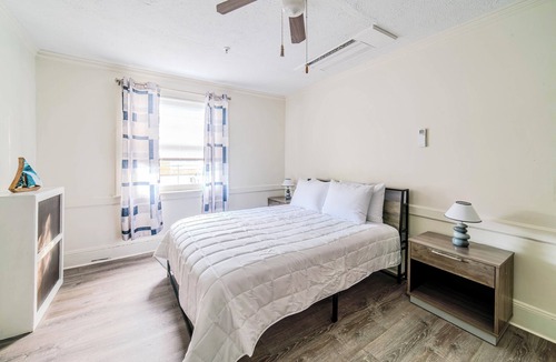 Falmouth Apartment | Renovated One Bedroom Apartment Downtown Falmouth Minutes Away From the Beach