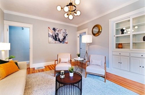 Dorchester Apartment | Renovated Retreat/Near JFK station