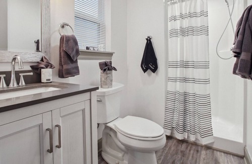 Broadmoor House | Rent My NOLA Sapphire, 5BR Modern Beauty!
