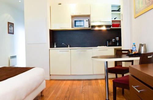 Quartier de la Plaine-de-Monceaux Apartment | Residhotel Imperial Rennequin