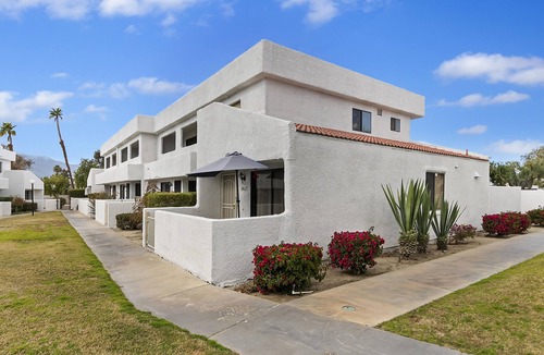 Cathedral City Condo | Resort Style Condo 2bed 2 bath with optional 3rd room/nursery with crib