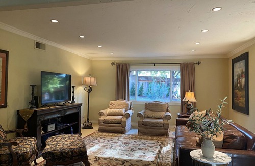 Camarillo House | Resort style, Tuscan Home Close to shops, 45min to L. a. & 45min to Santa Barbara